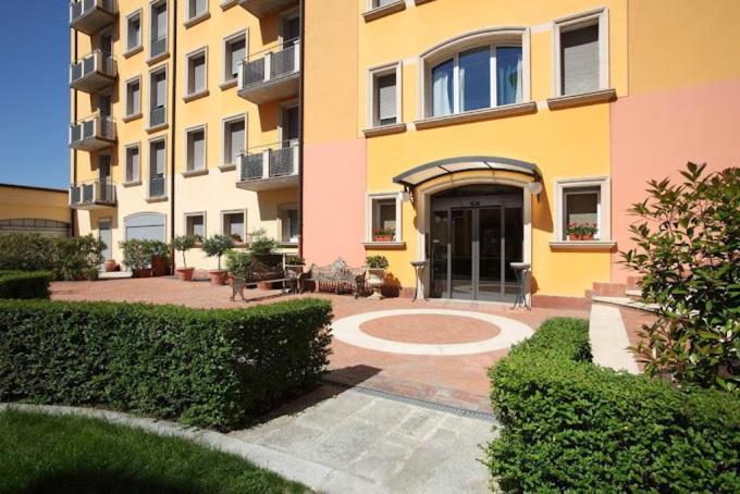 Апарт отель Residenza Carracci Болонья Экстерьер фото